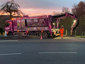 Après le renversement d’un camion, nous avons aspiré les 20T de colza déversé en Bordure de chaussée